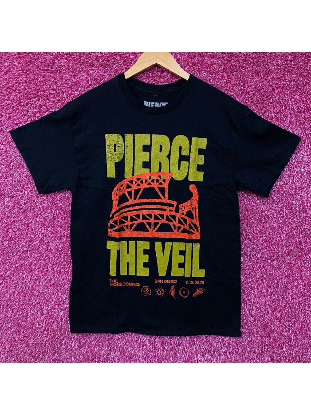 Pierce The Veil The Homecoming San Diego Petco Park Graphic T-shirt Medium